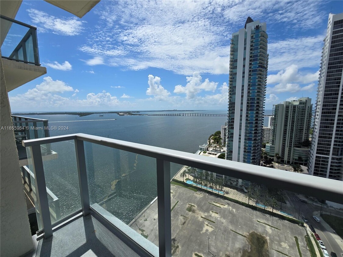 Foto principal - 1155 Brickell Bay Dr