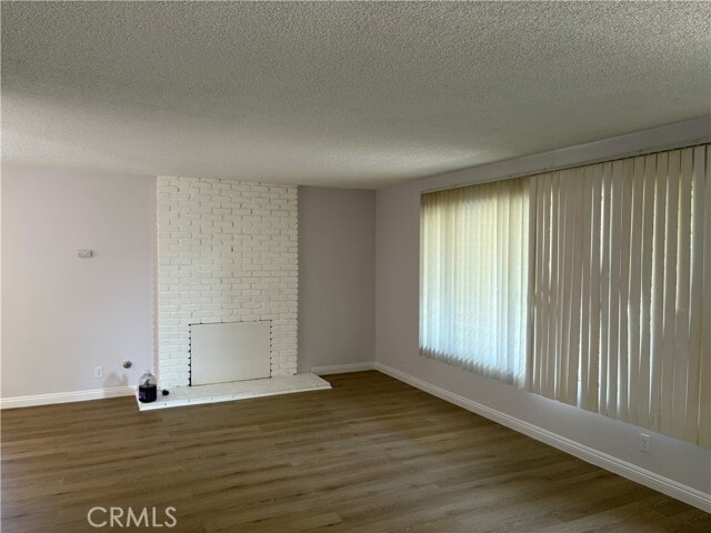 Foto del edificio - 4945 Persimmon Ave