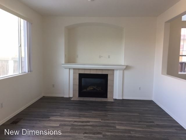 Building Photo - 4 br, 3 bath House - 9648 Thunder Mountain...