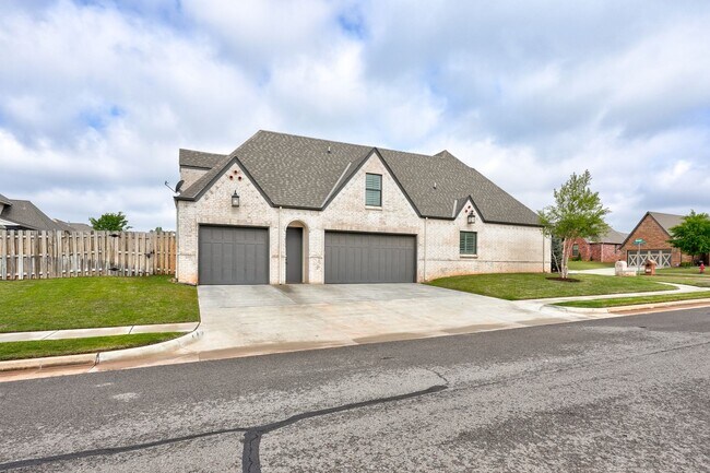 Building Photo - Furnished Luxury Home in Edmond