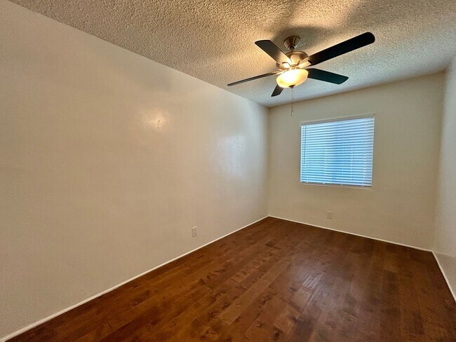 Foto del edificio - 1 Bed, 1 Bath in Central SD. Water/Trash I...