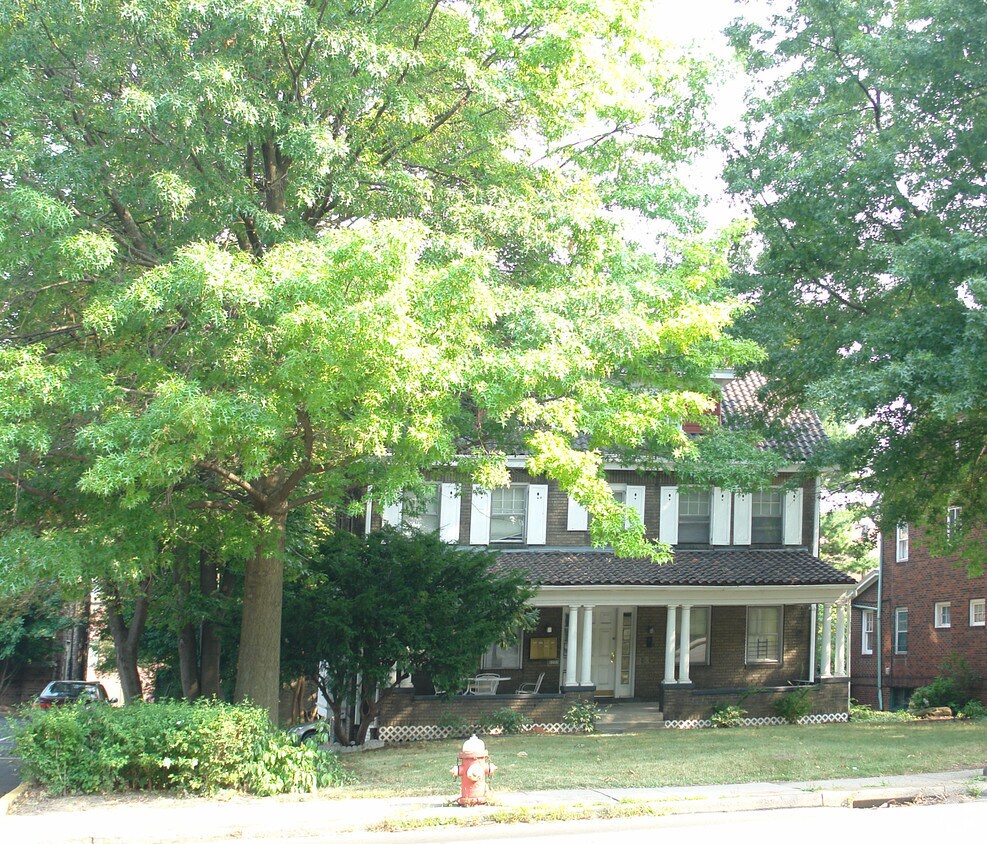 Primary Photo - 5737 5th Ave