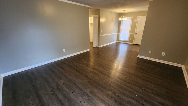Foto del edificio - 4424 Bonnell Dr NW