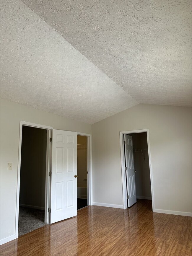 Foto del edificio - 3 Bedroom 2.5 Bath Townhome available in U...