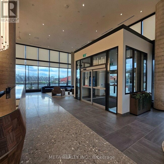 Building Photo - 25 Wellington St S