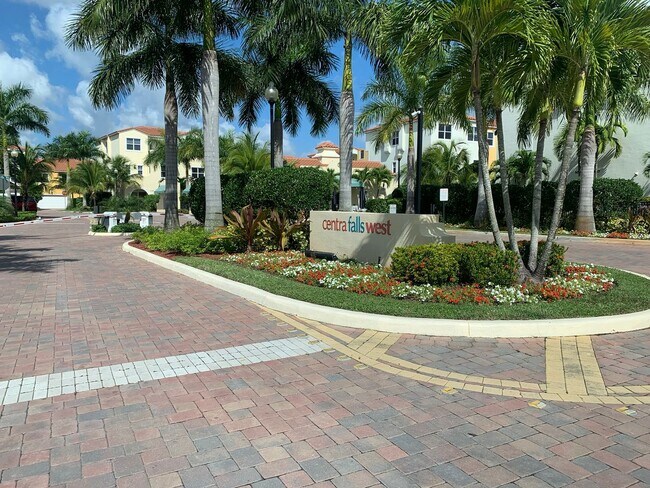 Foto del edificio - Beautiful 3 Bedroom Townhome in Centra Falls West