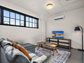Building Photo - 608 N 3rd Ave