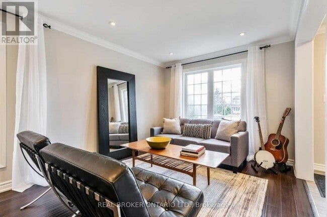 Photo du bâtiment - 2369 Proudfoot Trail