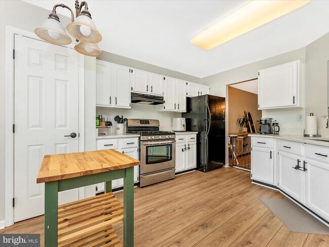 Foto del edificio - 7115 Oberlin Cir