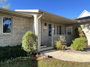 Building Photo - 4563 Camelot Dr