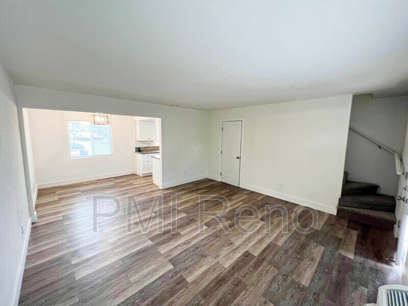 Foto principal - 1953 Wedekind Rd