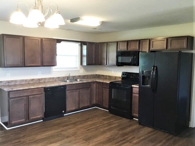 Building Photo - 6515 Mission Springs Ln