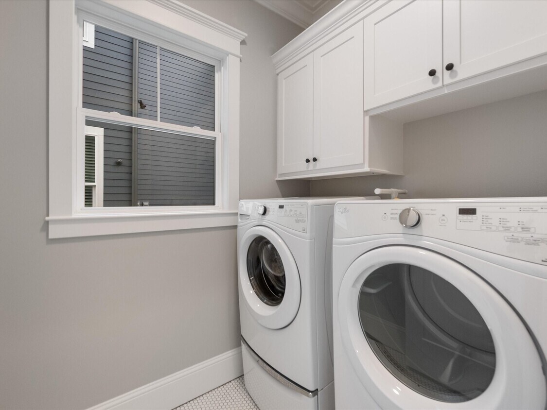 Foto principal - 331 E 26th St