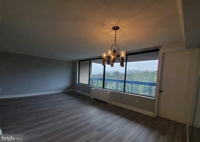 Building Photo - 3705 S George Mason Dr