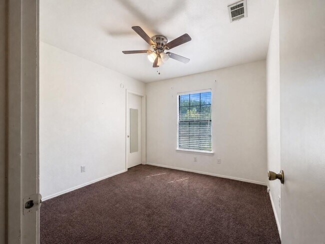 Building Photo - 3201 Galemeadow Dr
