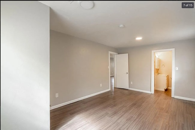 Building Photo - 820 SW 31st St