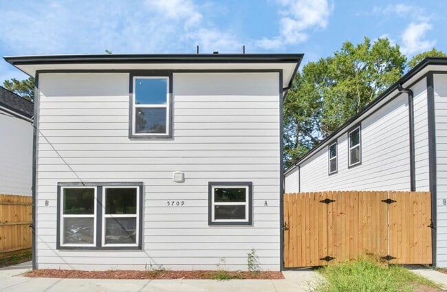 Building Photo - 5709 Breland St