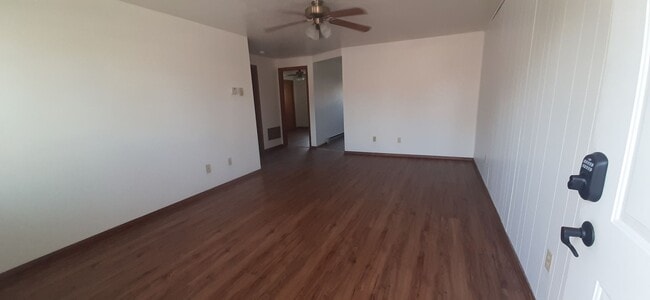 Foto del interior - ROYAL OAKS APARTMENTS