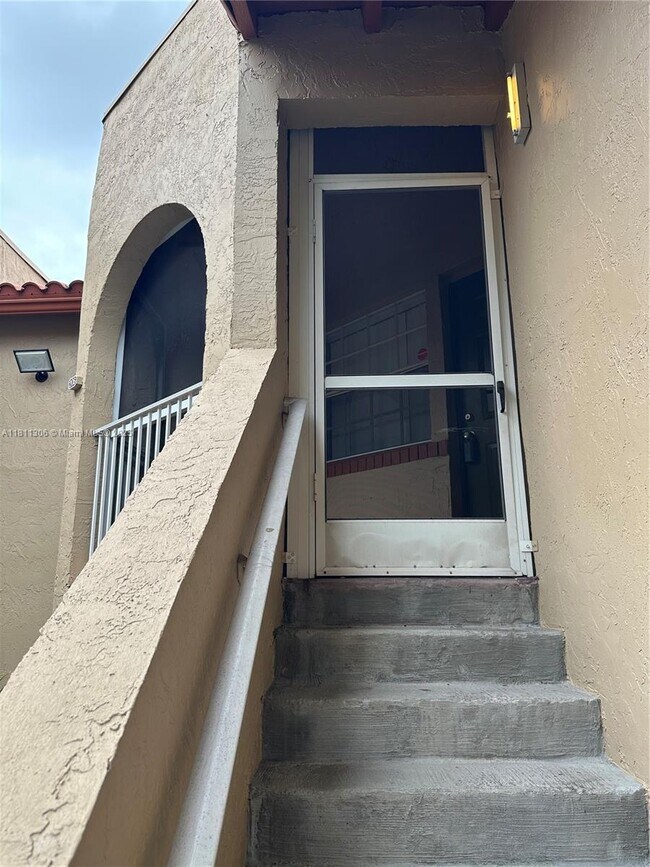 Foto del edificio - 8621 SW 5th St