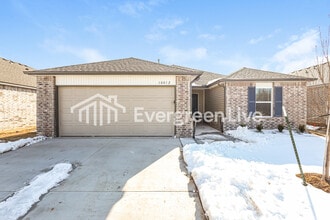 Building Photo - 10012 SW 38th St