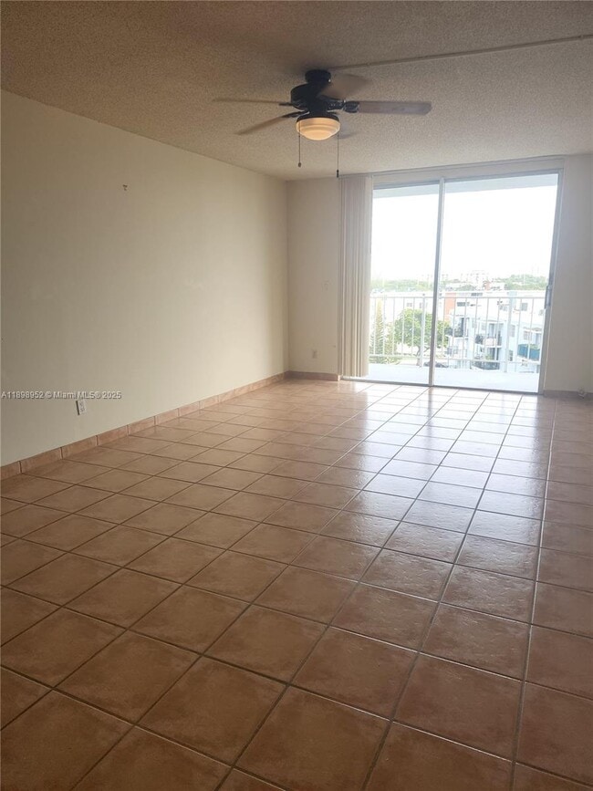 Foto del edificio - 1465 NE 123rd St