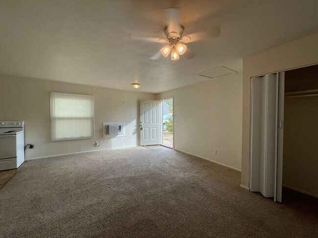 Building Photo - Affordable Efficiency Apt in Avondale