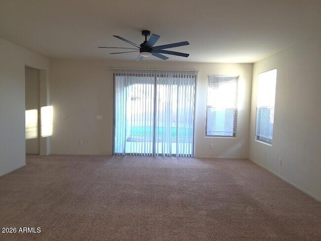 Foto del edificio - 16416 W Cottontail Ln