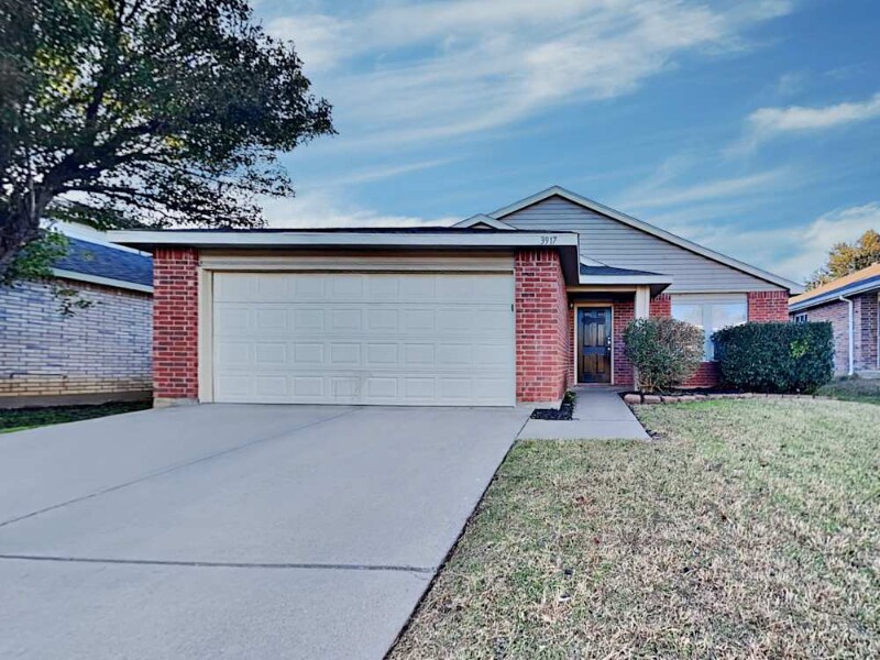 Primary Photo - 3912 Fox Run Dr