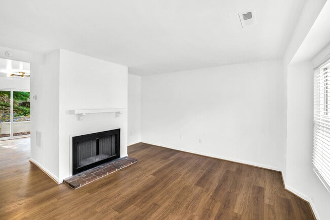 Foto del edificio - 2702 Gatewood Cir