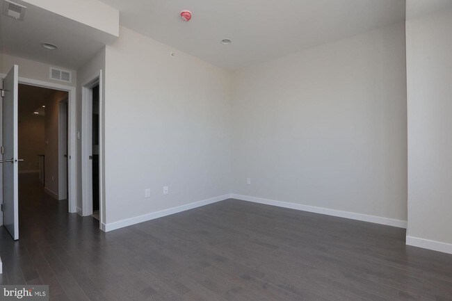 Building Photo - 2325 Frankford Ave