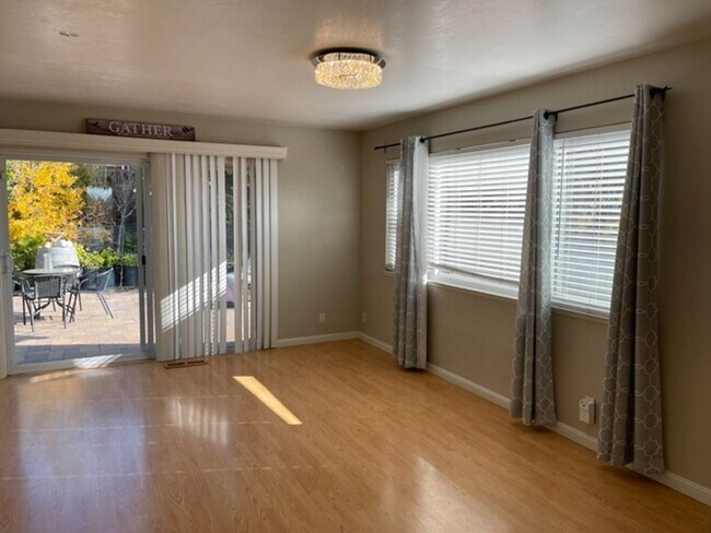 Building Photo - Great Shape Livermore Single Family Home n...