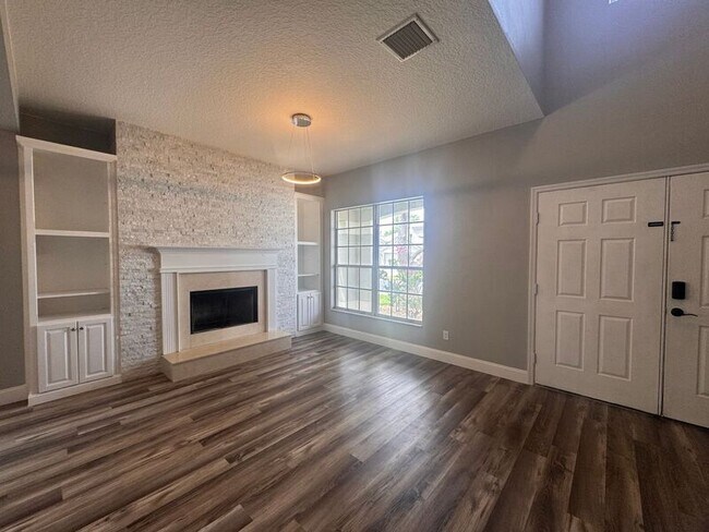 Building Photo - 10735 Eveningwood Ct