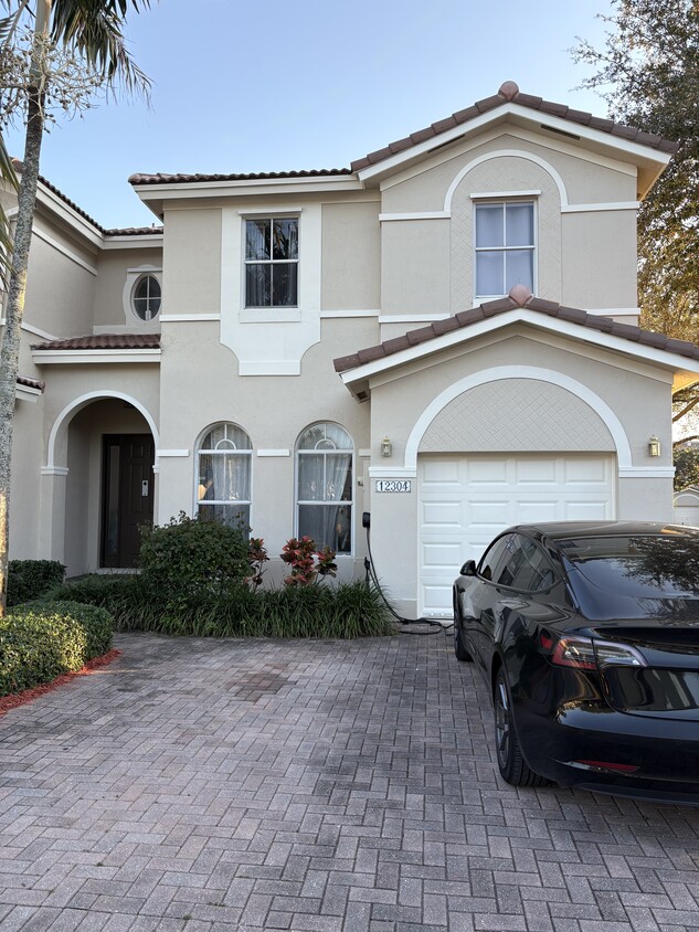 Primary Photo - 12304 SW 122nd St