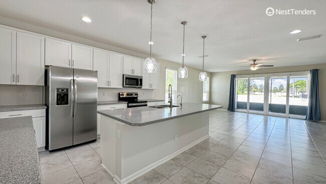 Building Photo - Four Bedrooms in the Heart of Nassau County!