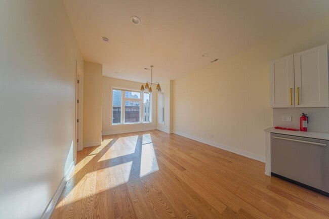 Foto del edificio - Luxurious 3b/2b + Den Living in Lincoln Park