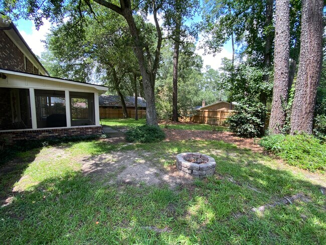 Foto del edificio - 213 Runnymede Ln
