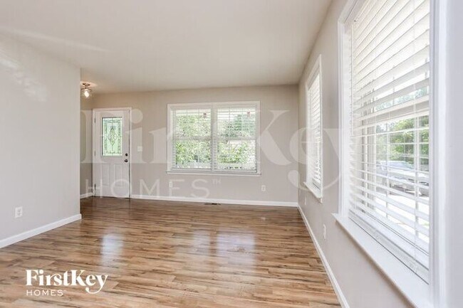 Building Photo - 5 N Lang Dr