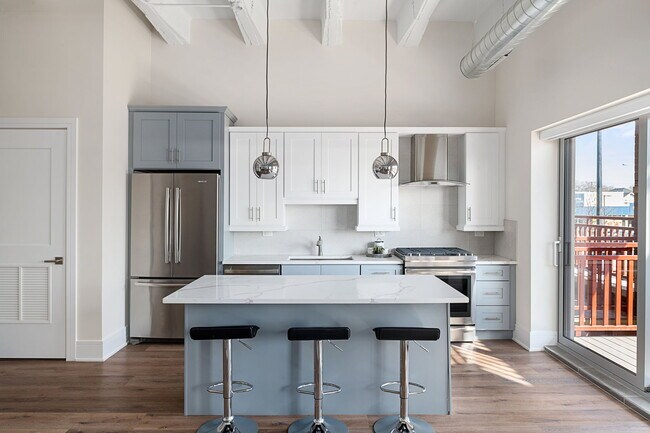 Foto del edificio - 1610 N Normandy Ave