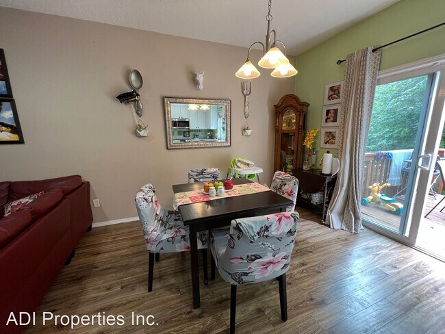 Building Photo - 3 br, 2.5 bath House - 7398 NE Shaleen St.