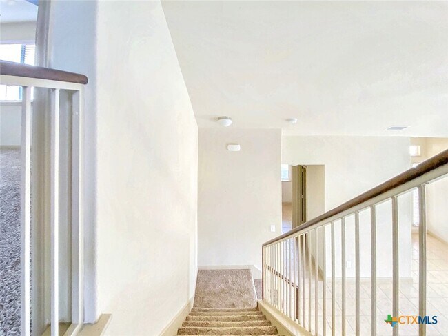 Foto del edificio - 723 Spectrum Dr