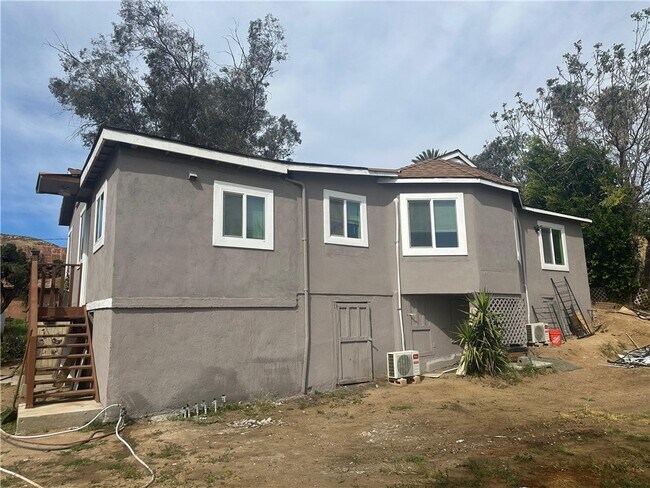 Building Photo - 5778 La Sierra Ave
