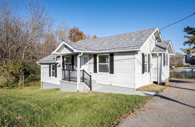 Photo - 1210 Market St House