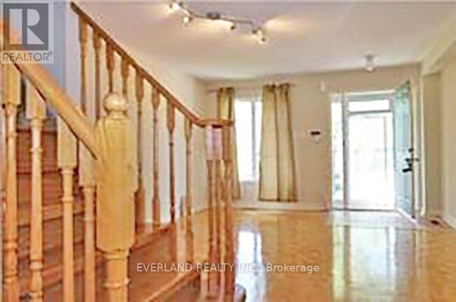 Building Photo - 88 Waterton Crescent