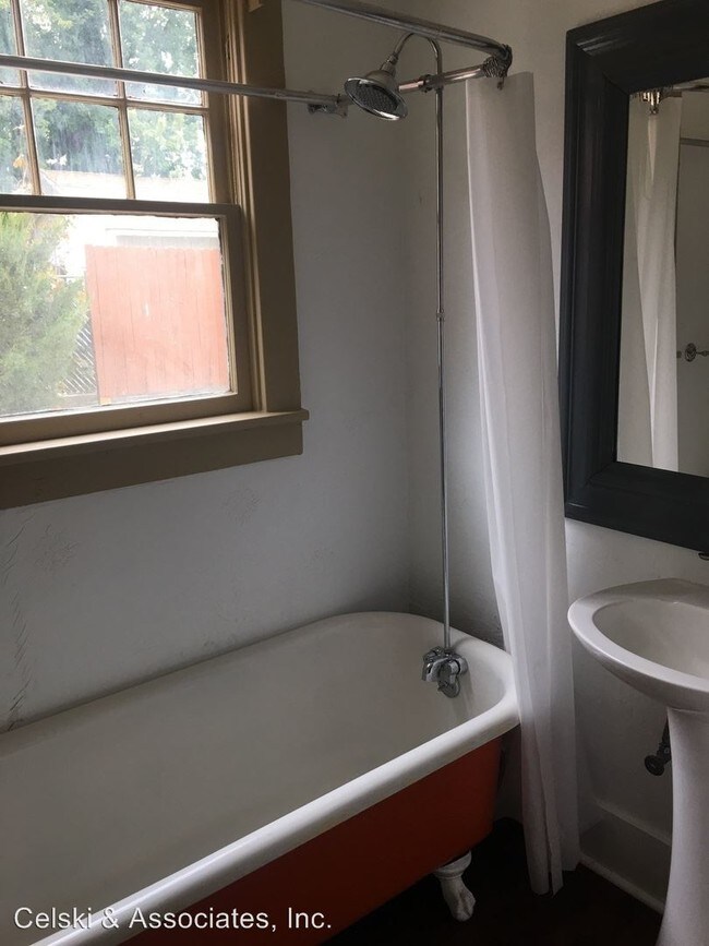 Foto del edificio - 1003 Court St