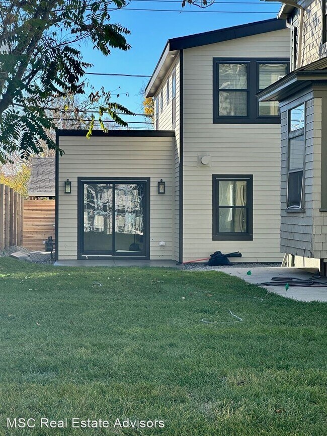 Foto del edificio - 4 br, 3 bath House - 2143 S. Acoma St Unit B