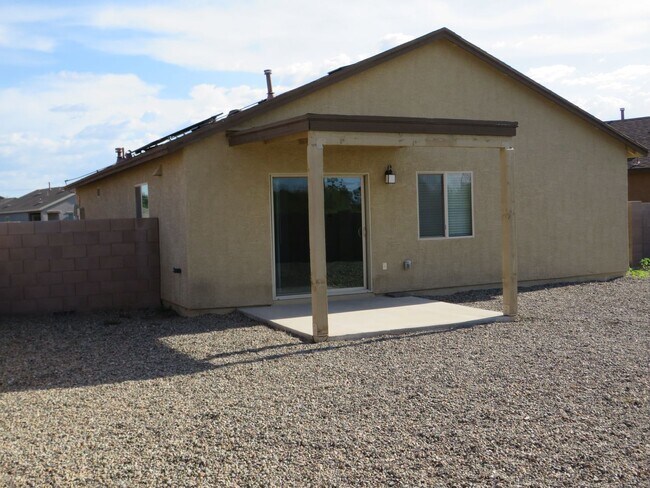 Foto del edificio - Two Bedroom home with Solar
