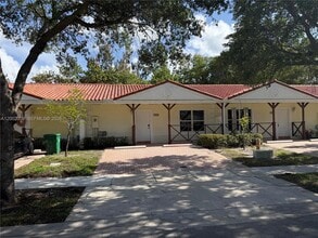 Building Photo - 7608 NW 38th Ct