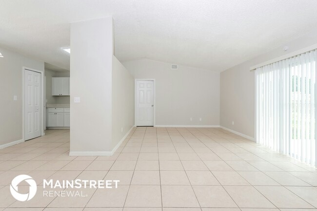 Building Photo - 1264 Helliwell St NW