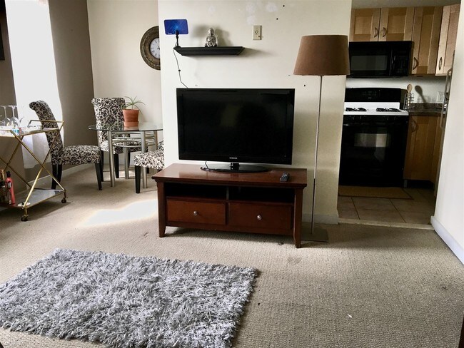 Foto del edificio - 1 br, 1 bath  - 1001 Saint Paul St Apt 2D