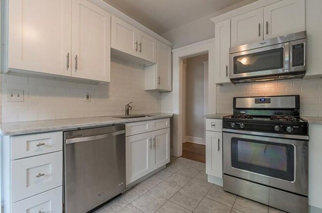 Foto del edificio - 1191 Mansfield Ave NE